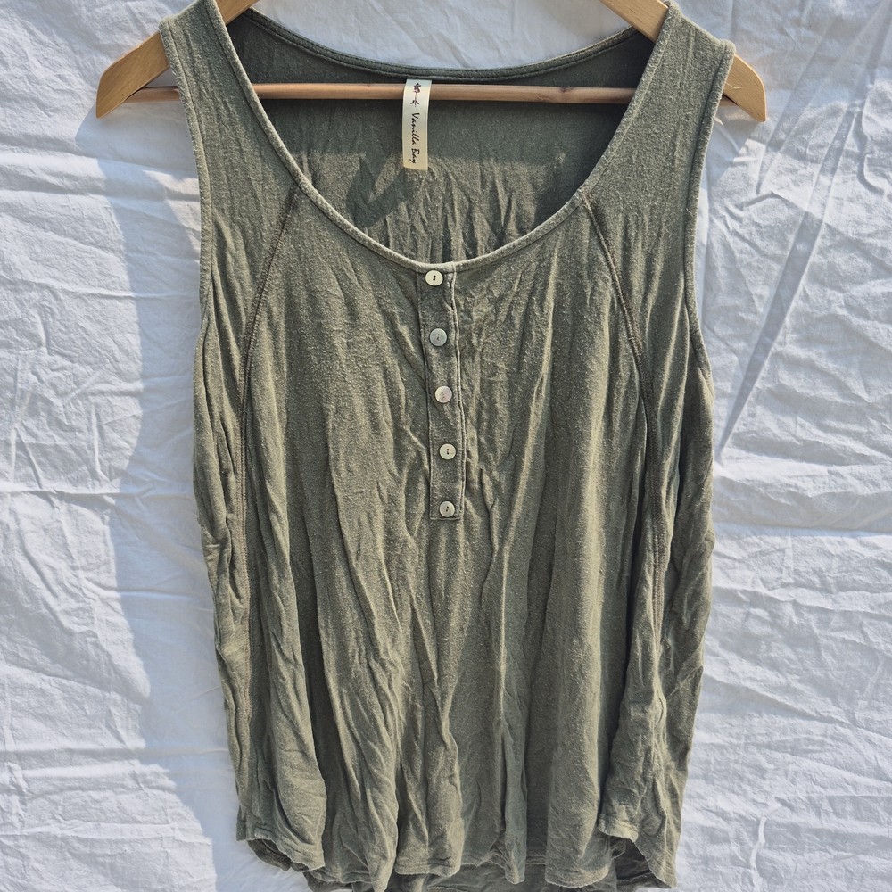 Vanilla Bay Green Buttoned Relaxed Tank Top